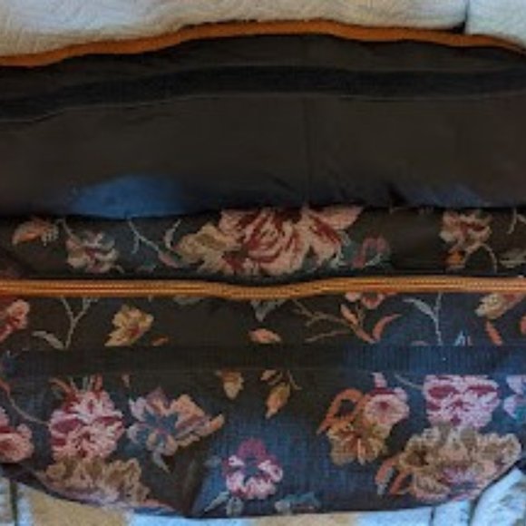 15% OFF  Vintage Floral Tapestry Duffel Bag  c 1980s - Picture 8 of 15